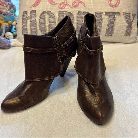 Seychelles Metallic Brown Leather Fold Over Ankle Booties w/ Heel Size 7.5 - Picture 4 of 13